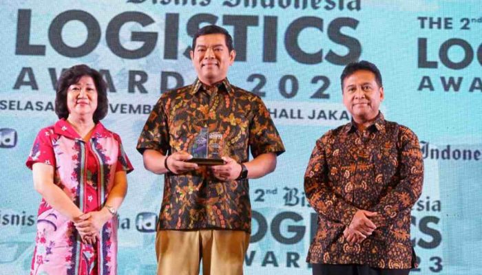 Strategi Transformasi dan Efisiensi Bawa Dirut Terminal Teluk Lamong Raih CEO of The Year 2023