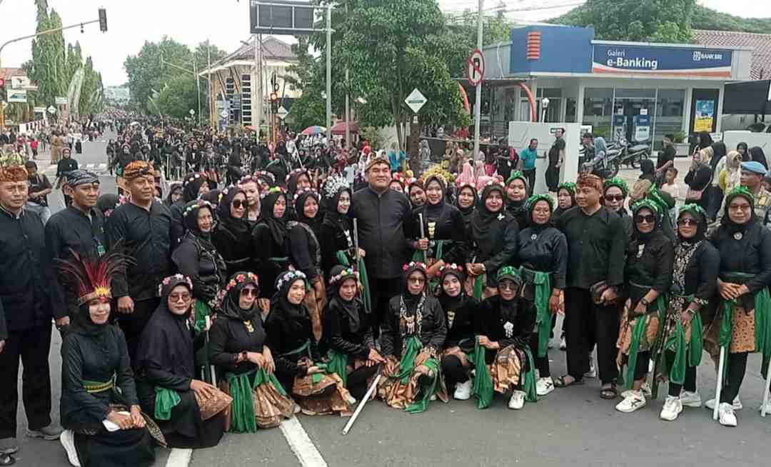 Festival Blora Berkebaya