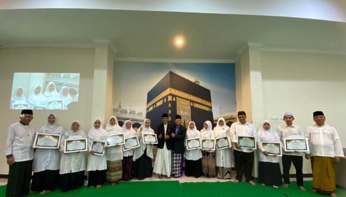 Yayasan Khadijah Berikan Apresiasi Guru Berprestasi, Berangkatkan Umroh Guru dan Karyawan