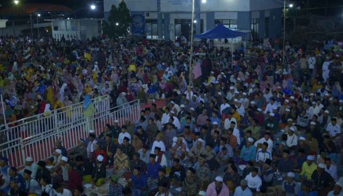 Puluhan Ribu Jamaah Padati Ijazah Kubro dan Sholawat di Ponpes Nurut Taqwa