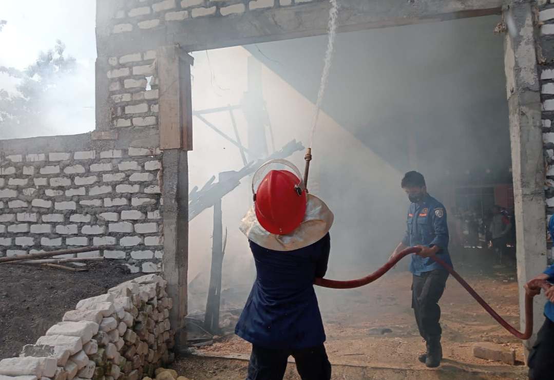 Kontrakan terbakar