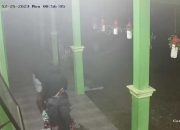 Terekam CCTV, Aksi Maling Gondol Brankas Berisi Uang 125 Juta di SMPN 3 Mojoagung Jombang