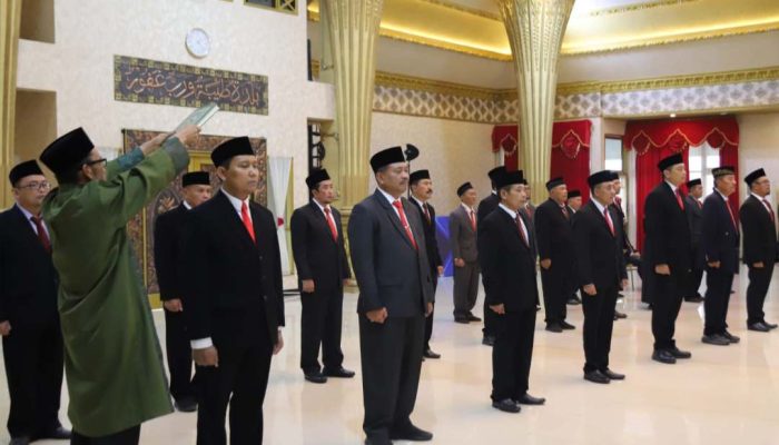 Bupati Jember Lantik 37 ASN di Penghujung 2023