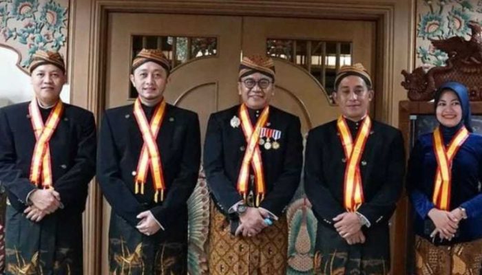 Pj Bupati Bondowoso Diberi Gelar Kanjeng Raden Tumenggung