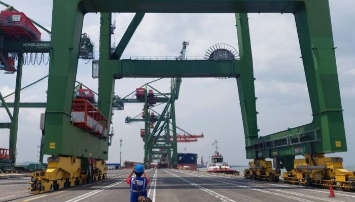 PT Teluk Lamong Optimis Pertumbuhan Arus Petikemas di 2024