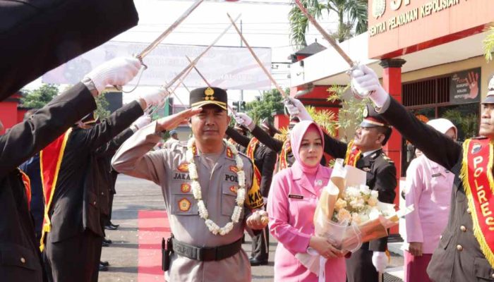 Sertijab Kapolres Blora dan Tradisi Wellcome And Farewell Parade