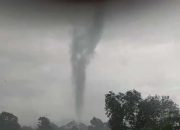 Angin Tornado Sapu Ratusan Rumah Warga Prajekan Bondowoso