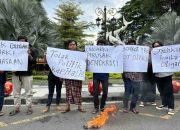 Pemuda Jatim Gelar Aksi Protes Boikot Produk PT Djarum