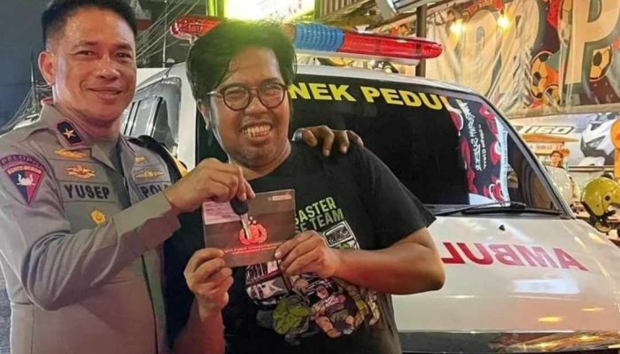 Bonek Rescue Dapat Hadiah Satu Mobil Ambulans Dari Polda Jatim