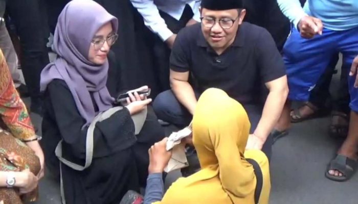 Blusukan ke Pasar di Jombang, Cak Imin Sapa Warga dan Borong Dagangan