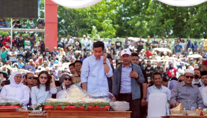 KH Ali Masyhuri dan Gus Muhdlor Ali Hadiri HUT SPSI Bersama Cawapres Gibran Rakabuming Raka
