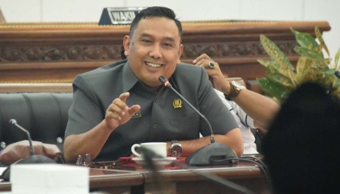 Komisi D Minta Komite Tegas Larang Gunakan LKS
