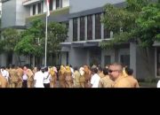 ASN di Jombang Berlarian Terlambat Ikut Apel Hari Pertama Kerja 2024, Puluhan Orang Bolos