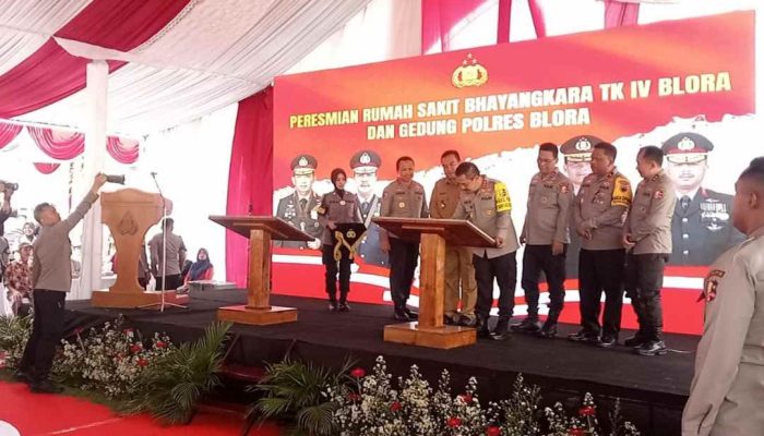 Wakapolri Resmikan RS Bhayangkara Blora