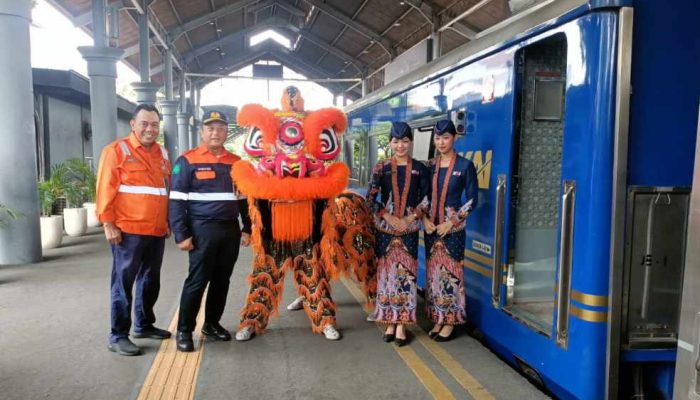 Meriahkan Imlek, Stasiun Gubeng Hadirkan Live Atraksi Barongsai