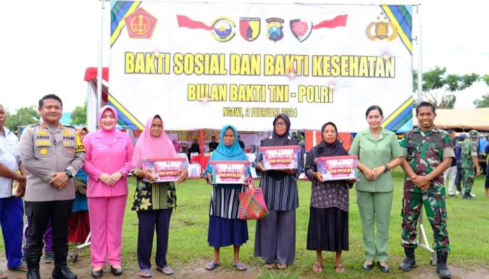 Sinergitas Polri dan 3 Matra TNI Gelar Baksos dan Bakkes di Ngawi