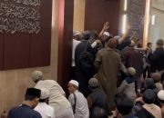 Berakhir Ricuh, Pengajian Ustaz Riza Basalamah di Surabaya, Dibubarkan