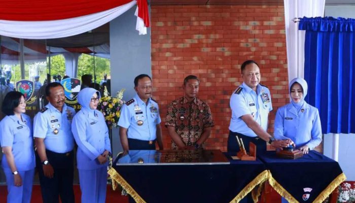 Danlanud Iswahjudi Dampingi Kasau Resmikan Satrad 221 Unit Radar Pacitan
