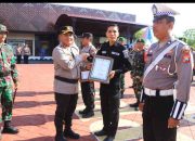 Kapolres Beri Penghargaan 30 Personel, Kodim, dan Masyarakat Ngawi
