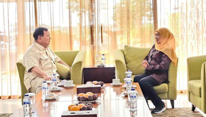 Bertemu Prabowo di Bandara Halim, Khofifah Sampaikan Pesan Ini