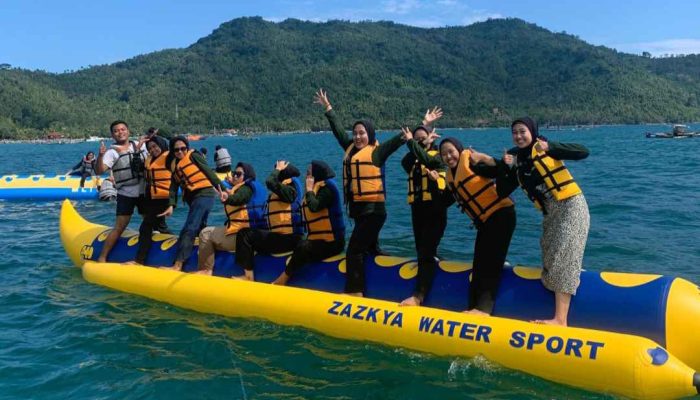Berkesan, Melihat Mahasiswa Unipdu Jombang Kuliah Kunjungan ke Pantai