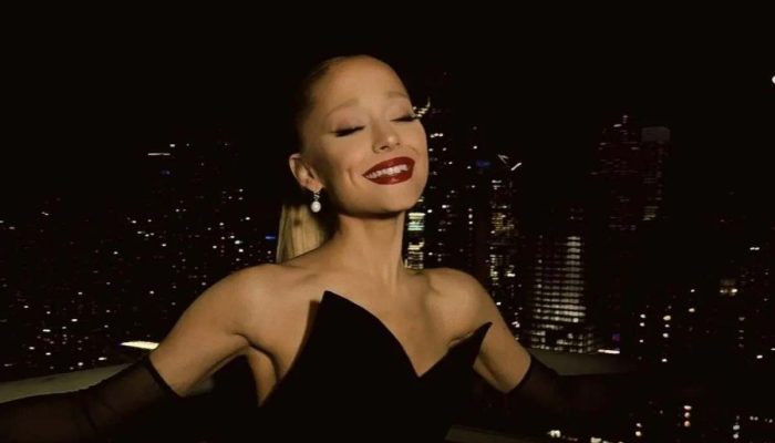 Menilik Lebih Jauh Album Ariana Grande, Eternal Sunshine