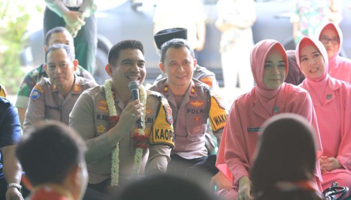 Tabur Kebaikan, Kapolres Madiun dan Bhayangkari Baksos di Asrama SLB