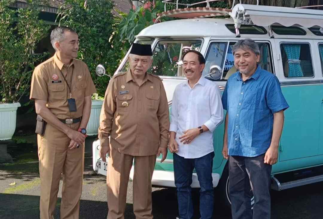 Pantai Balekambang Campervan