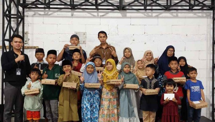 Citiplaza Bondowoso Gratiskan Puluhan Yatim Piatu Belanja Saat Ramadan