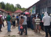 Jual Hasil Bumi, Pasar Barra- barra Diserbu Pembeli