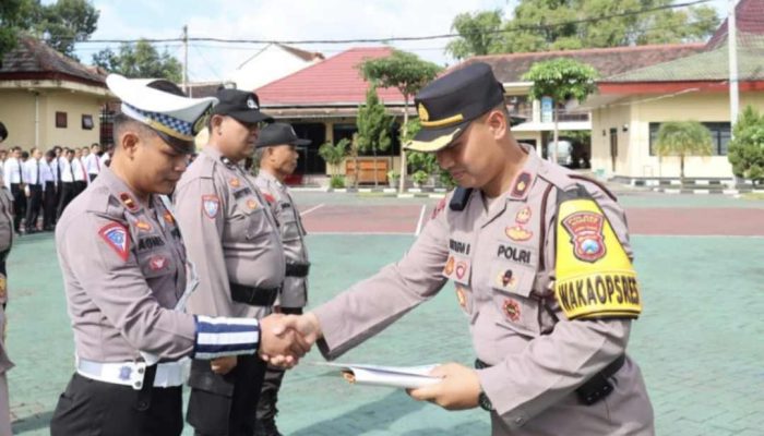 Peringati HKN 2024, Polres Magetan Beri Reward Anggota Berprestasi