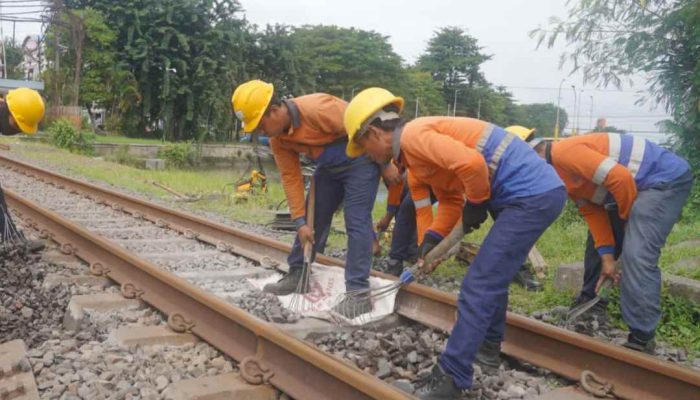 Jelang Lebaran 2024, KAI Daop 8 Intensif Cek Jalur KA