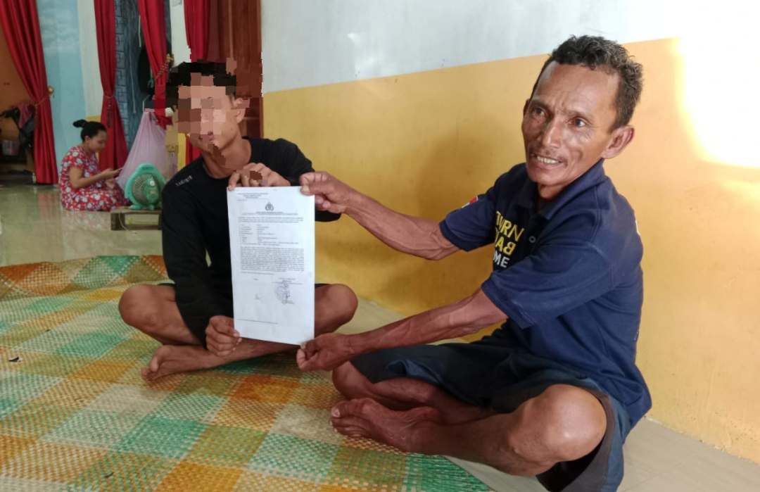 dikeroyok