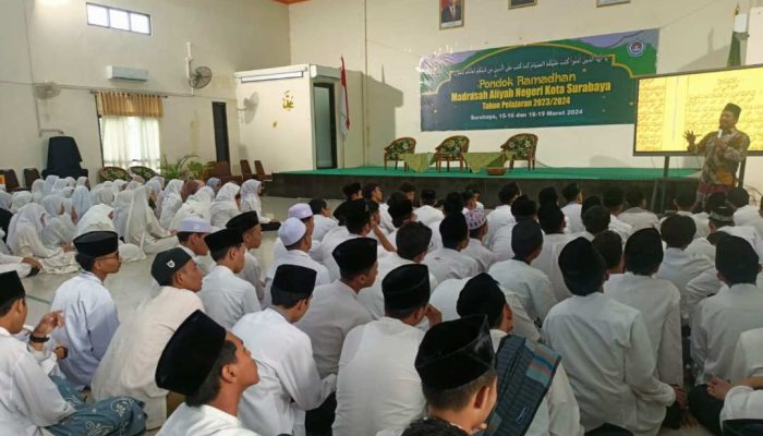 Antisipasi Dekadensi Moral, MAN Surabaya Gelar Pondok Ramadan dan Ngaji Kitab Kuning