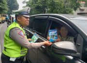 OPK Semeru 2024 Polres Pelabuhan Tanjung Perak Sebar Brosur