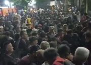 Suaranya Hilang, Ribuan Massa Pendukung Caleg Geruduk Rekapitulasi KPU Jember