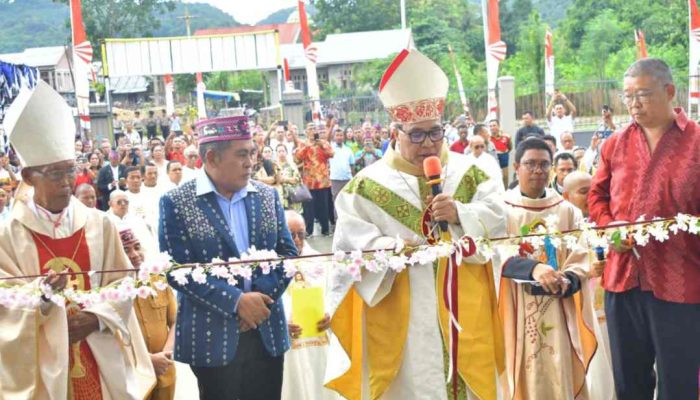 Bupati Mabar Ajak Gereja Keuskupan Ruteng Sinergi Pelayanan