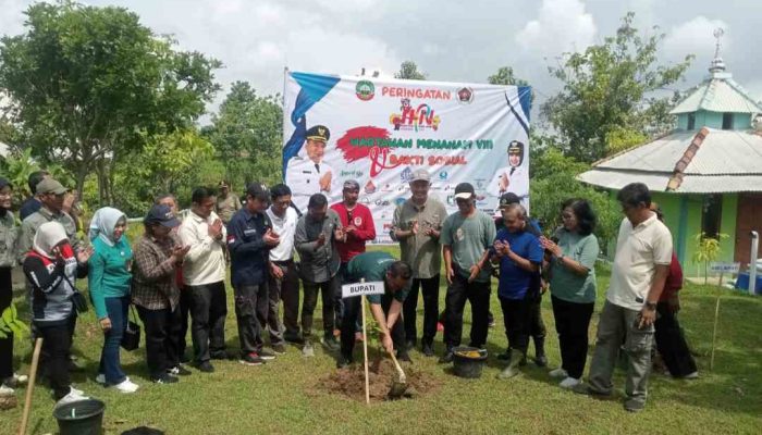 HUT PWI ke-78 dan HPN 2024 , PWI Blora Hijaukan Kawasan Wisata Bukit Kunci