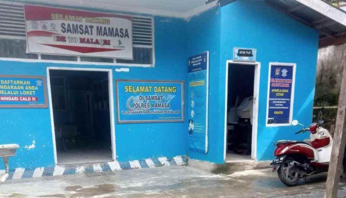 Telat 15 Menit, Warga Bayar Pajak Tak Dilayani Samsat Mamasa