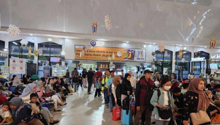 Libur Lebaran 2024, 878.000 Penumpang KA Terlayani KAI Daop 8 Surabaya