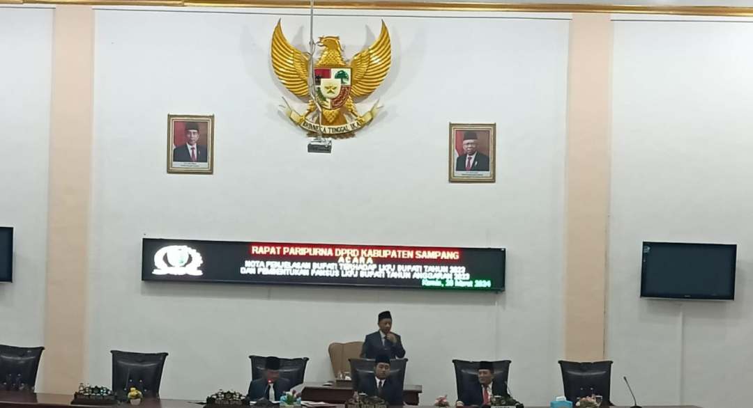 Rapat paripurna Sampang