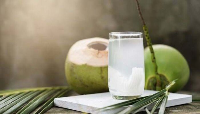 Air Kelapa Hijau: Minuman Segar Kaya Manfaat untuk Kesehatan