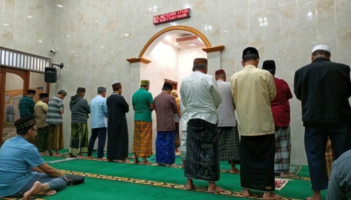 Berburu Lailatul Qadar Jemaah Masjid Al-Haq Gelar Iktikaf dan Sahur Bersama