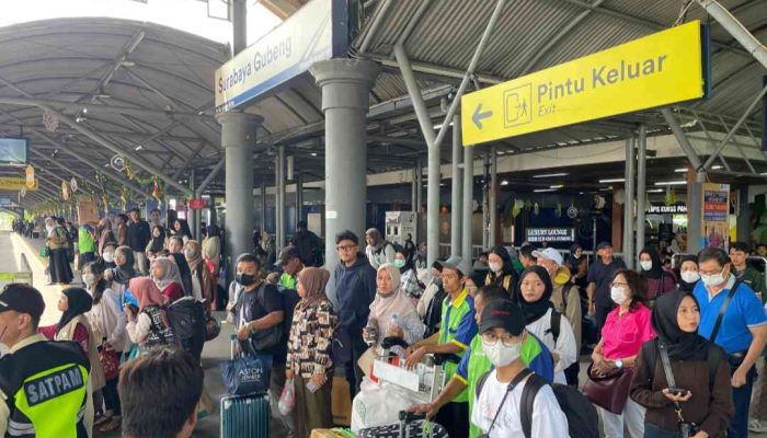 Arus Balik H+5 Lebaran, Pelanggan KA di Daop 8 Surabaya Lebih Banyak yang Datang