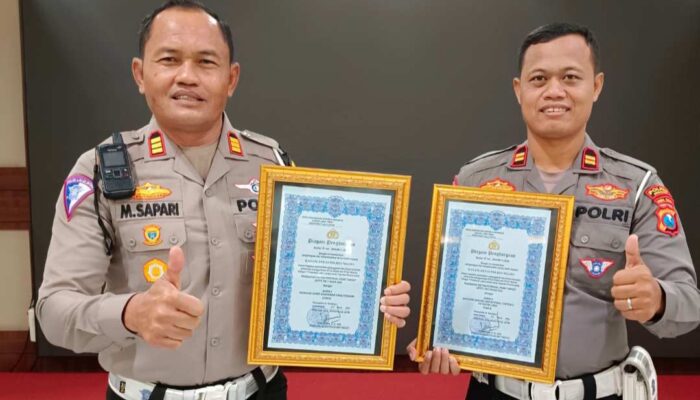 Kasat Lantas Polres Ngawi Raih 2 Penghargaan dari Dirlantas Polda Jatim