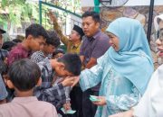 Tanpa Sekat, Ribuan Masyarakat Halal Bihalal di Kediaman Khofifah