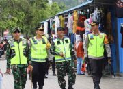 Patroli Dialogis, TNI Polri Jalin Komunikasi Humanis dengan Wisatawan