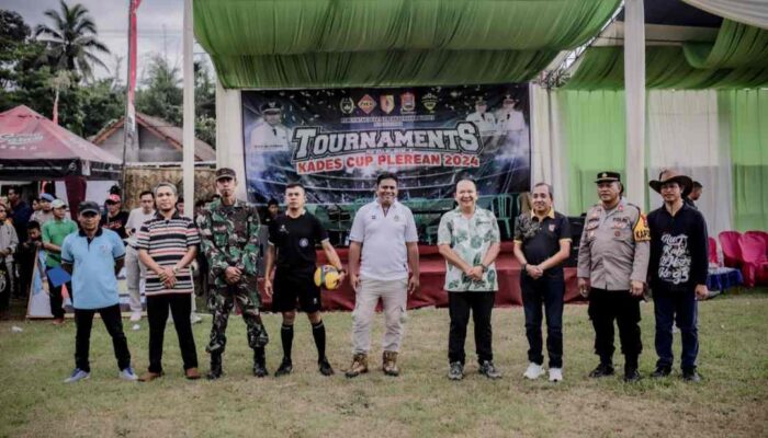 Penuhi Permintaan Warga, Bupati Jember Gelar Nobar Piala AFC di Alun-alun