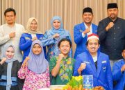 Di Ultah PMII ke-64, Khofifah Ajak Lintas Organisasi Potong Tumpeng di Kediamannya