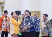 Bupati Jember Bagikan SK ke 226 ASN Purnatugas